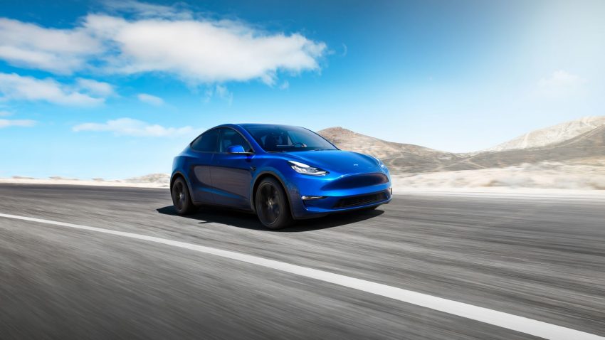 Tesla Kompakt Otomobil ve 1.000 km Batarya Üretecek