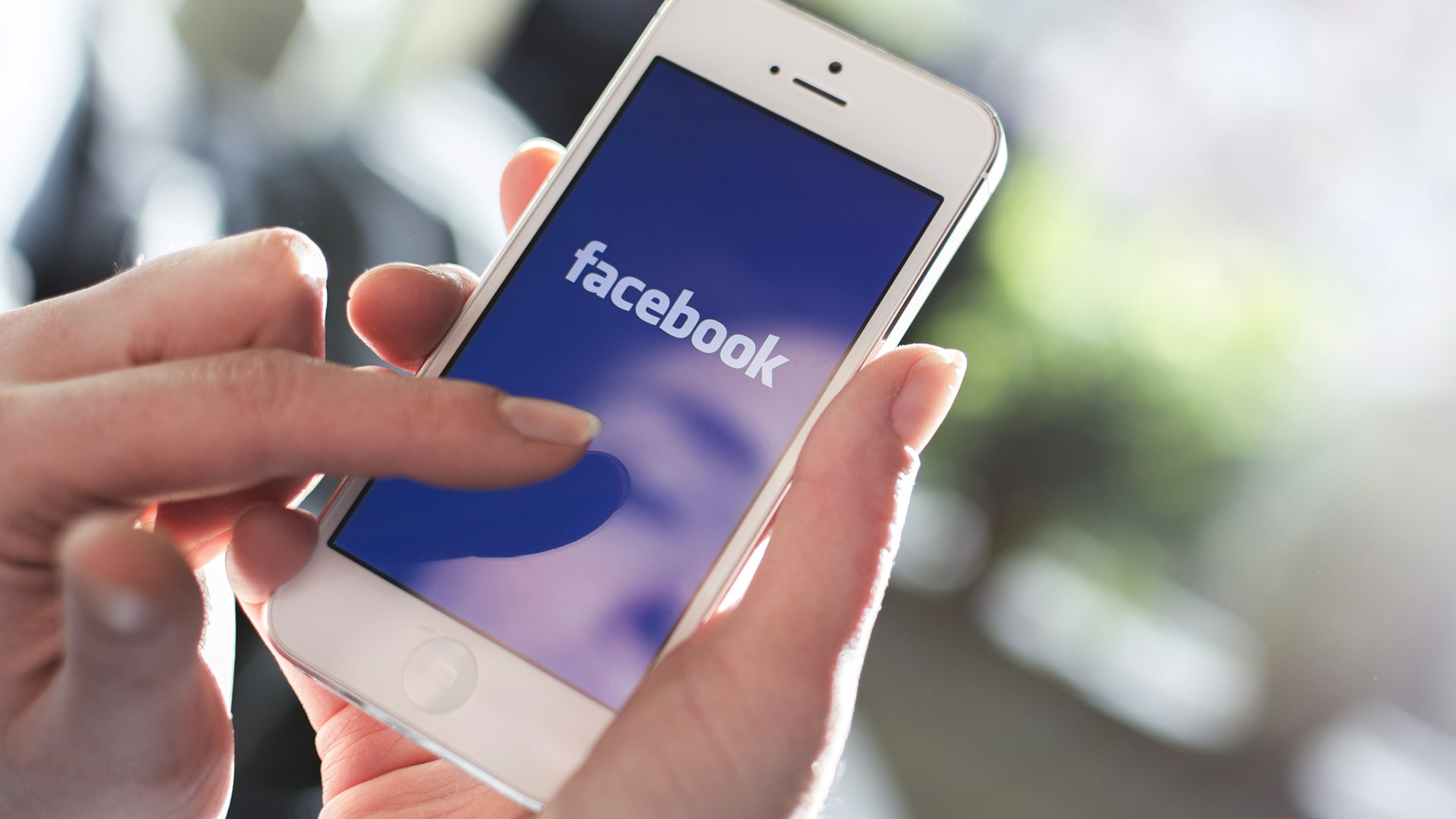 Facebook iPhone Kullanıcılarının Oturumunu Kapatıyor