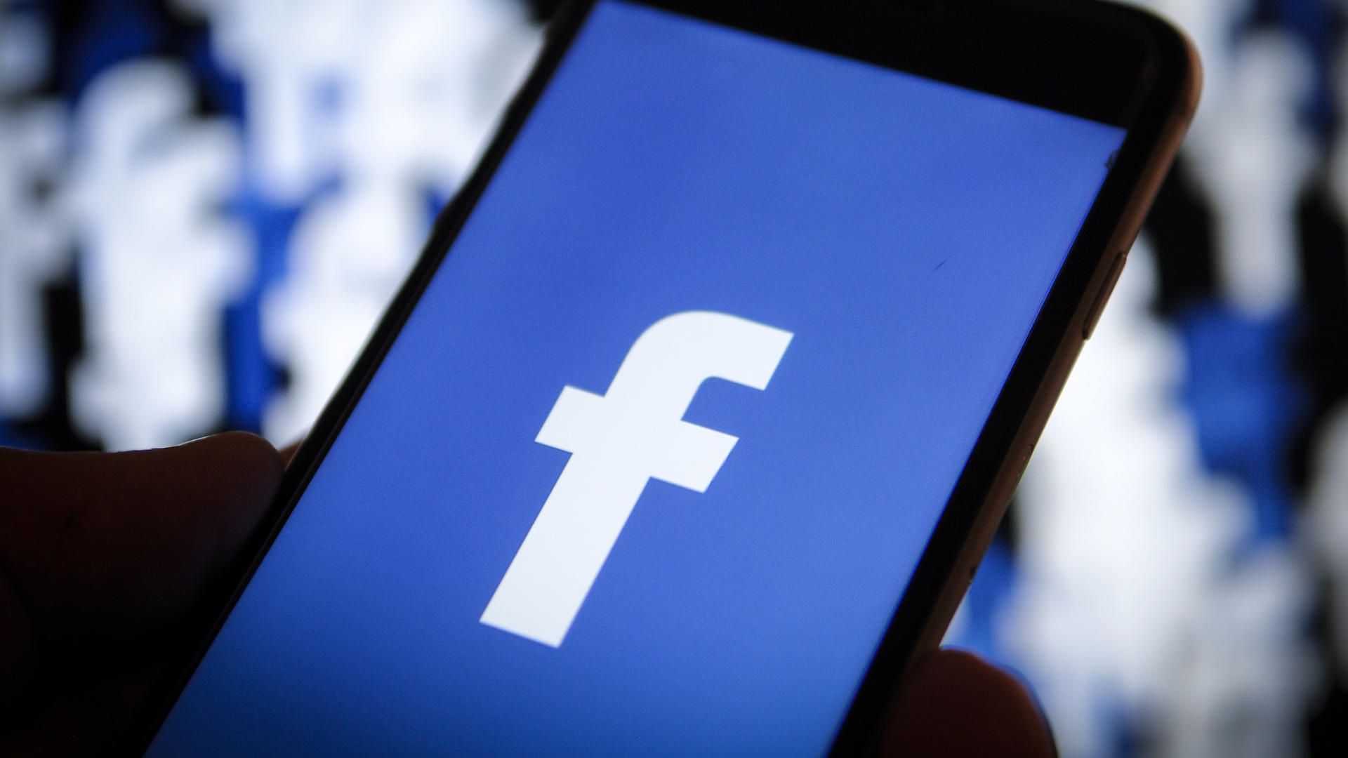 Facebook Geri Adım Attı! İçerikler Geri Yükleniyor
