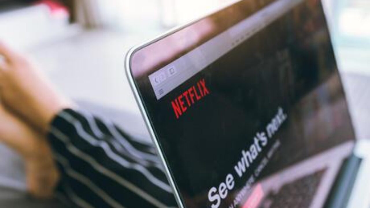 Netflix Reklamlı Ucuz Planı İçin Ortak Buldu