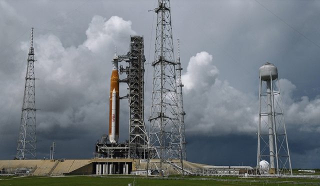 İnsanları Ay’a götürecek Artemis 2 görevi ertelendi!